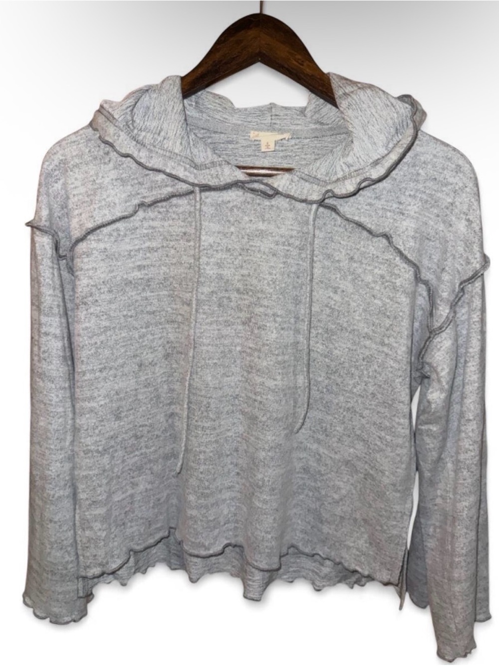 Hem & Thread Scalloped Ruffle-Trim Hooded Pullover in Light Gray